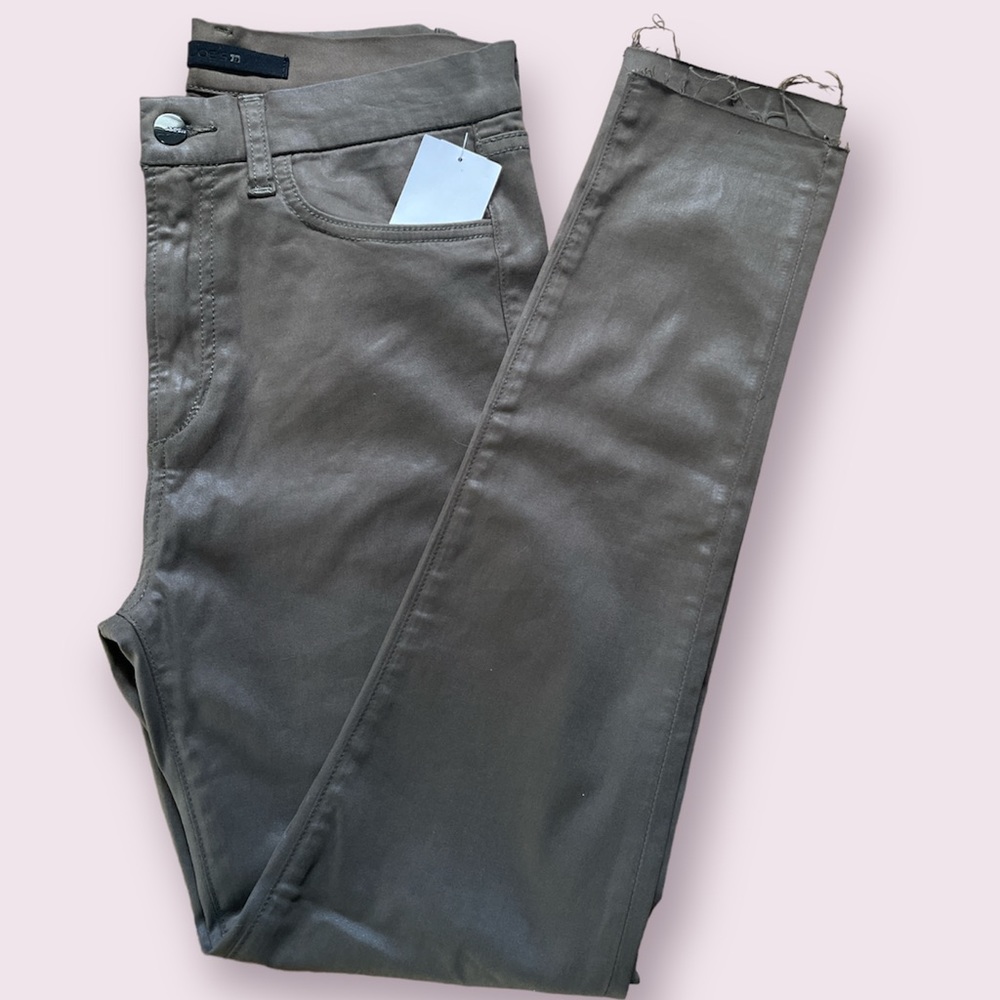 Joe's Jeans
The Charlie High Rise Ankle Skinny Jeans coated size 28